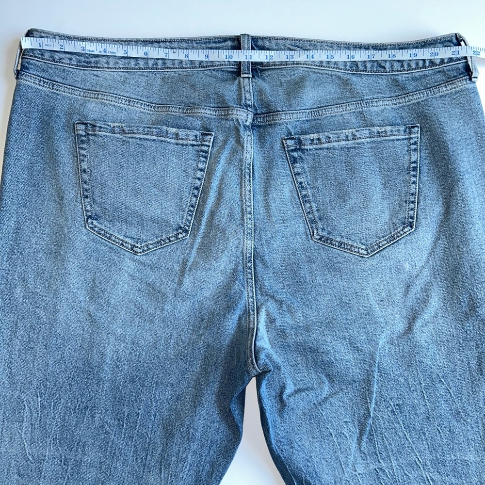 High-Rise Button-Fly Women’s Jeans - Light Blue - Picture 6 of 12